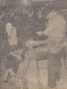 Klompenmaker Houwer, Bredevoort - Amigoe di Curacao, 01-04-1964