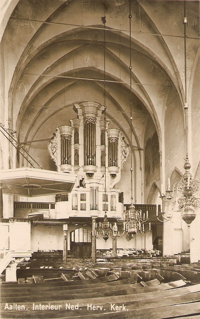 Oude Helenakerk, Aalten, interieur