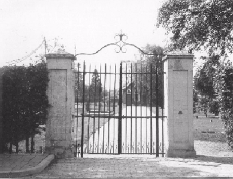 Poort Oude Begraafplaats, ca. 1965