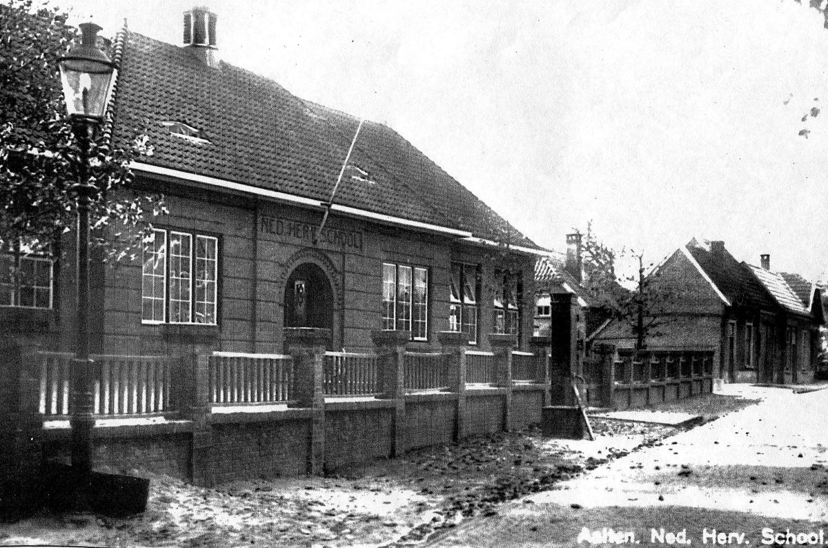 Varsseveldsestraatweg 7, Aalten - Ned. Herv. School