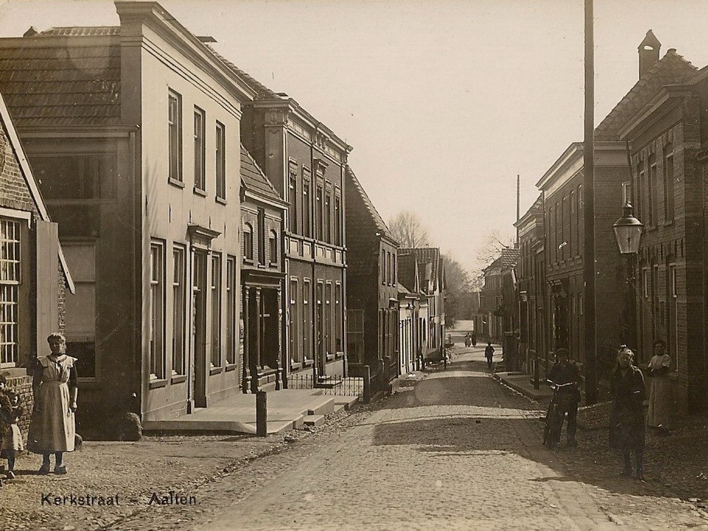 Kerkstraat 9-23, Aalten (1920)