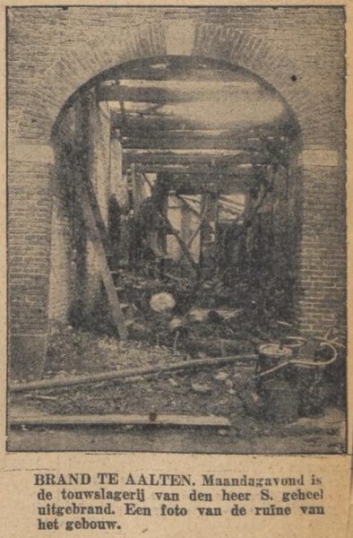 Touwslagerij uitgebrand Hogestraat 20, Aalten - De Avondpost, 18-05-1927