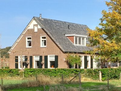 Kruisdijk 11, IJzerlo (Nijland)