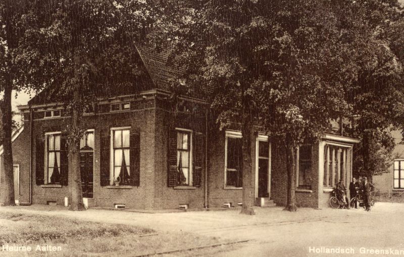 Grenskantoor Heurne, gebouwd in 1859 (foto jaren 1930)