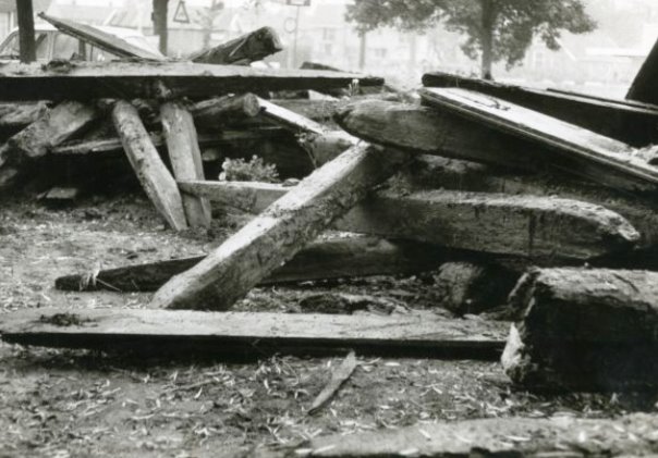 Restanten van de voormalige watermolen op De Pol, gevonden rond 1970