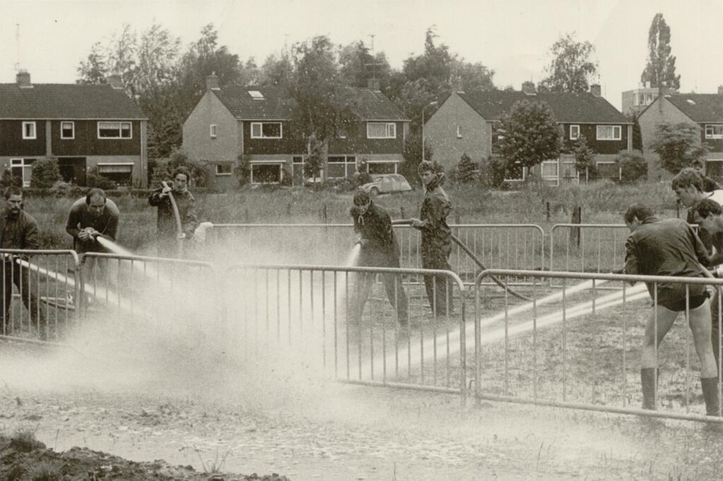 Spuitbaltoernooi bij de Ahof (foto: fam. Colenbrander, via Leo van der Linde)
